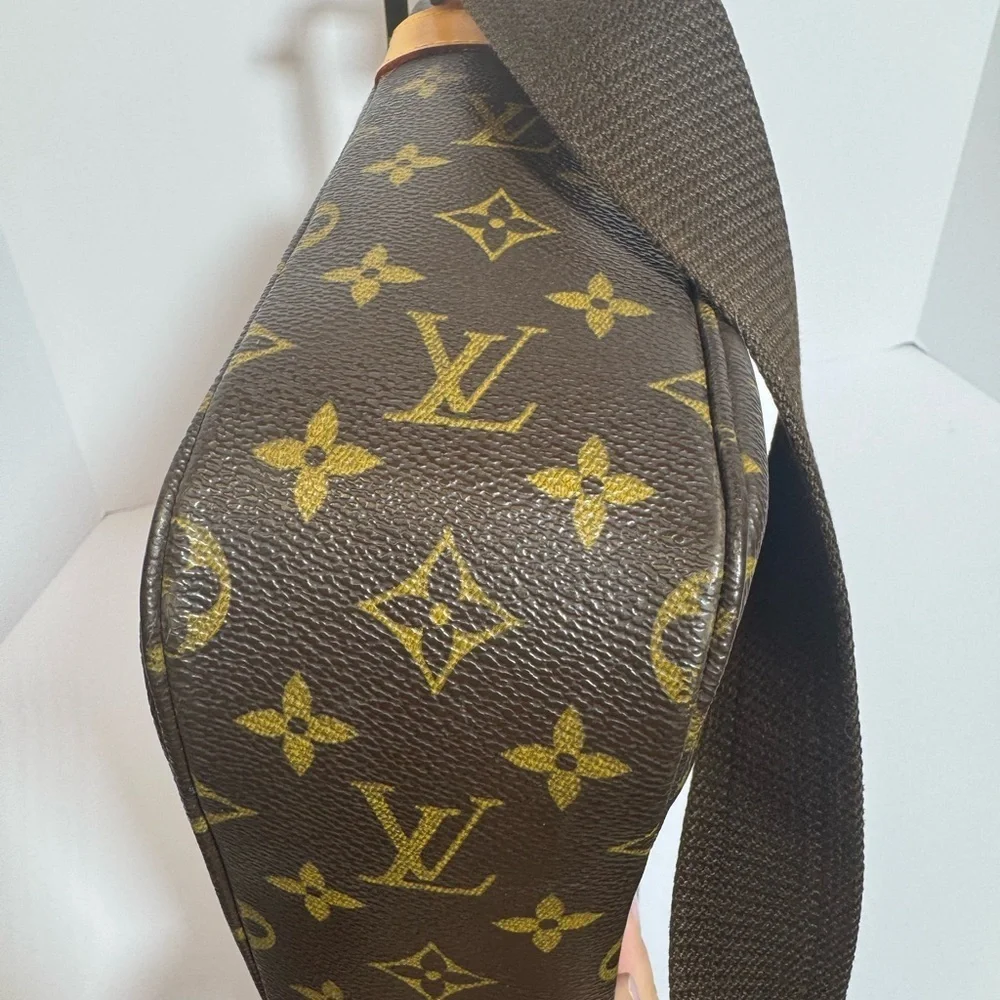 AUTHENTIC Louis Vuitton Dark Brown Monogram Briefcase